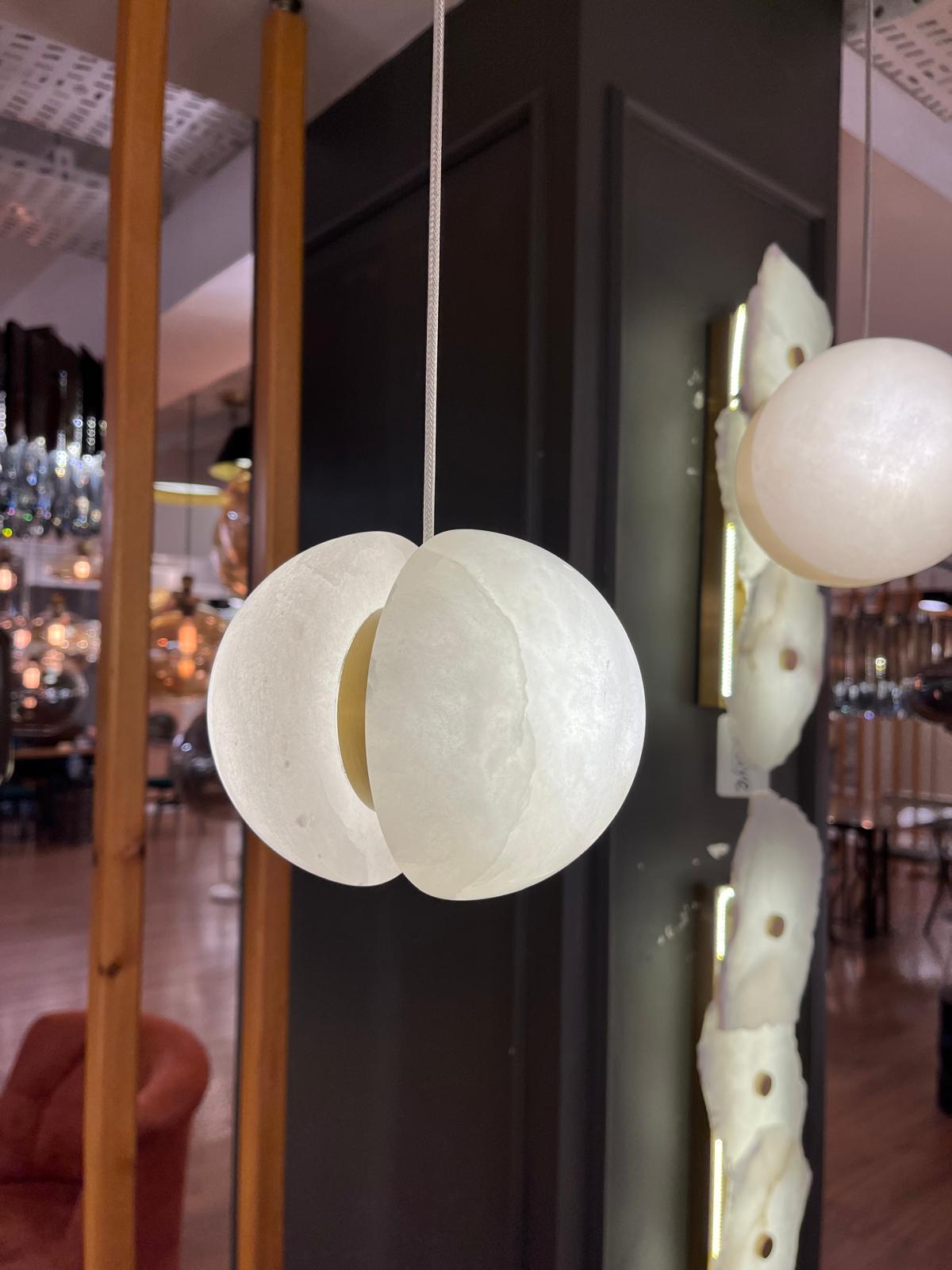95 cm linear chandelier with spear