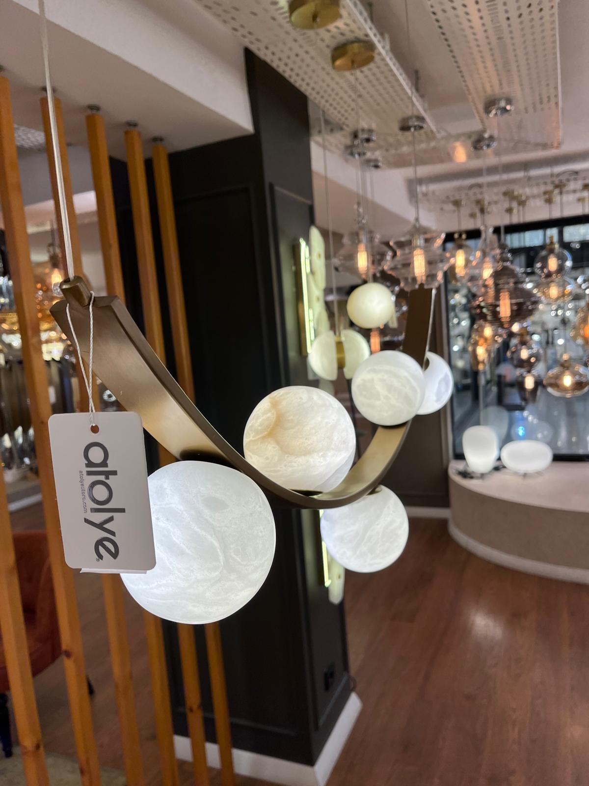 95 cm linear chandelier with spear
